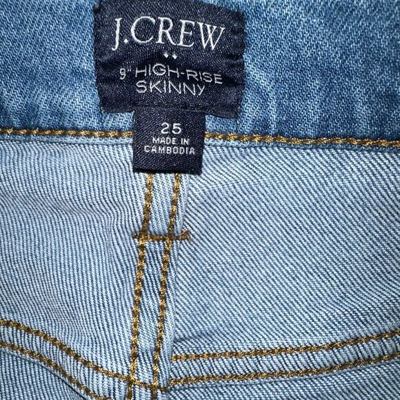 Blue High Rise Skinny Jeans with Stonewashed Finish - Picture 3 of 4